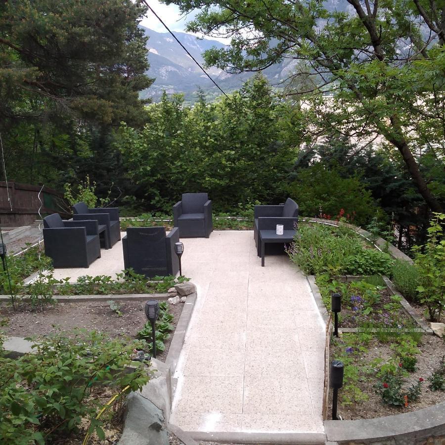 Le Petit Randonneur Bed and Breakfast Briançon Buitenkant foto
